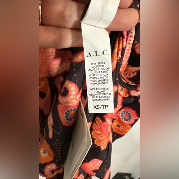 NWT ALC Dylan One-Piece Swimsuit Brown Ganache Multi Paisley XS - Picture 12 of 12